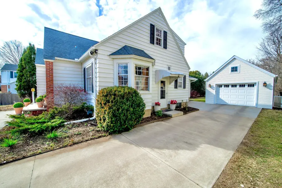 713 11th St Sw, Rochester, MN 55902 - #2