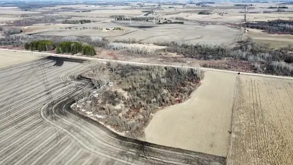 9485 90th Avenue Sw, Stewartville, MN 55976