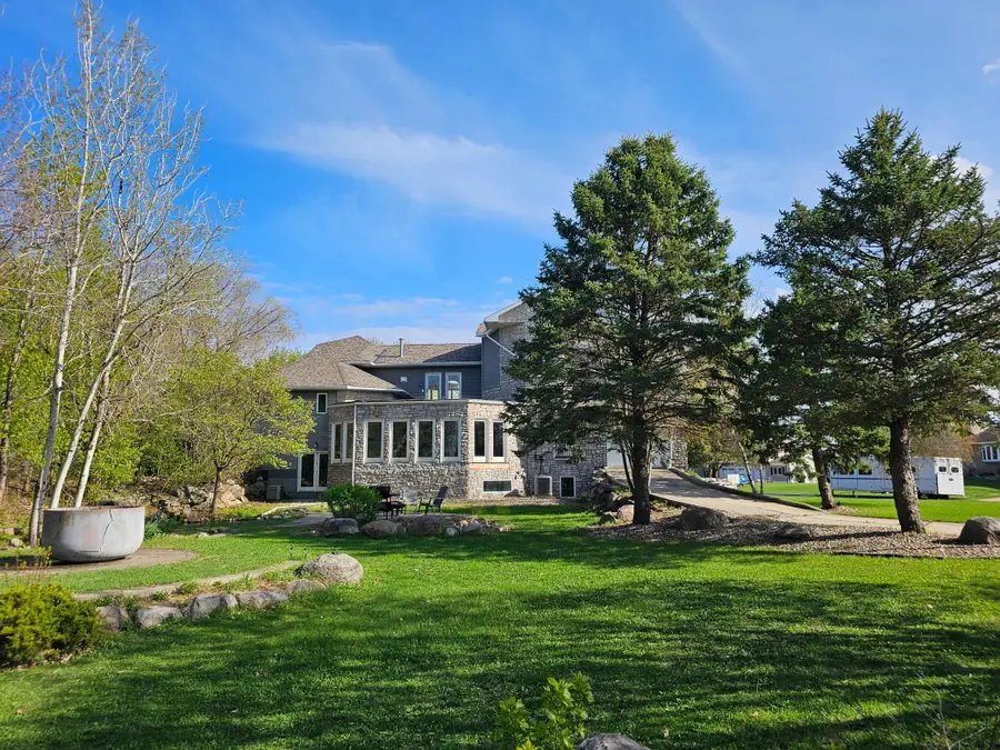 1209 Lewis Avenue Sw, Hutchinson, MN 55350 - #3