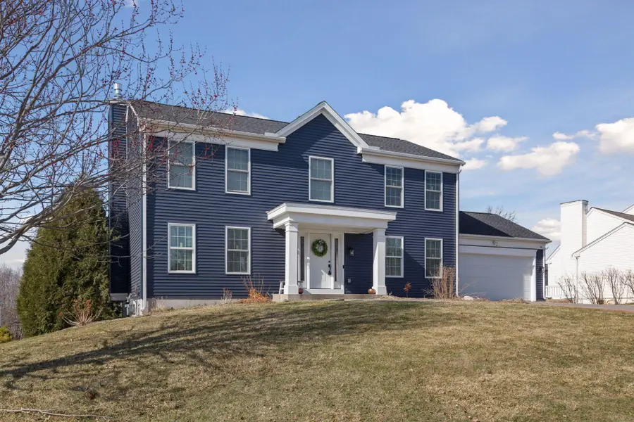 2423 Pond Avenue E, Maplewood, MN 55119 - #2