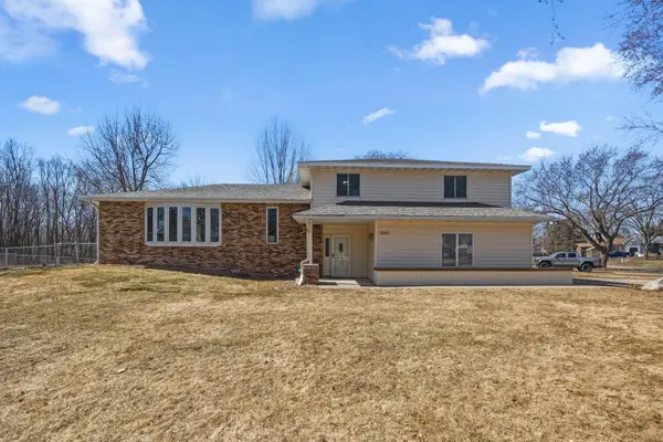 2063 Parkway Drive, North Saint Paul, MN 55109