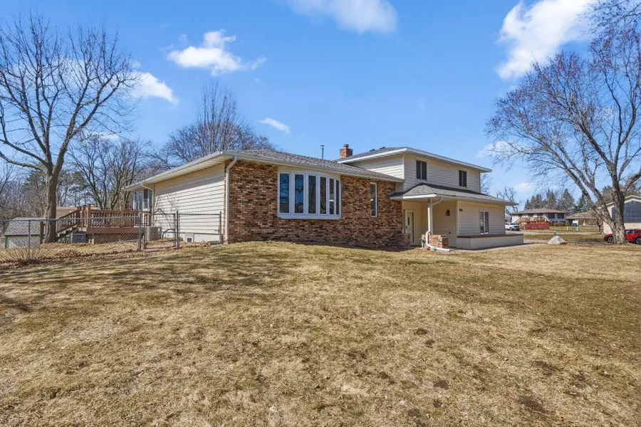 2063 Parkway Drive, North Saint Paul, MN 55109 - #3
