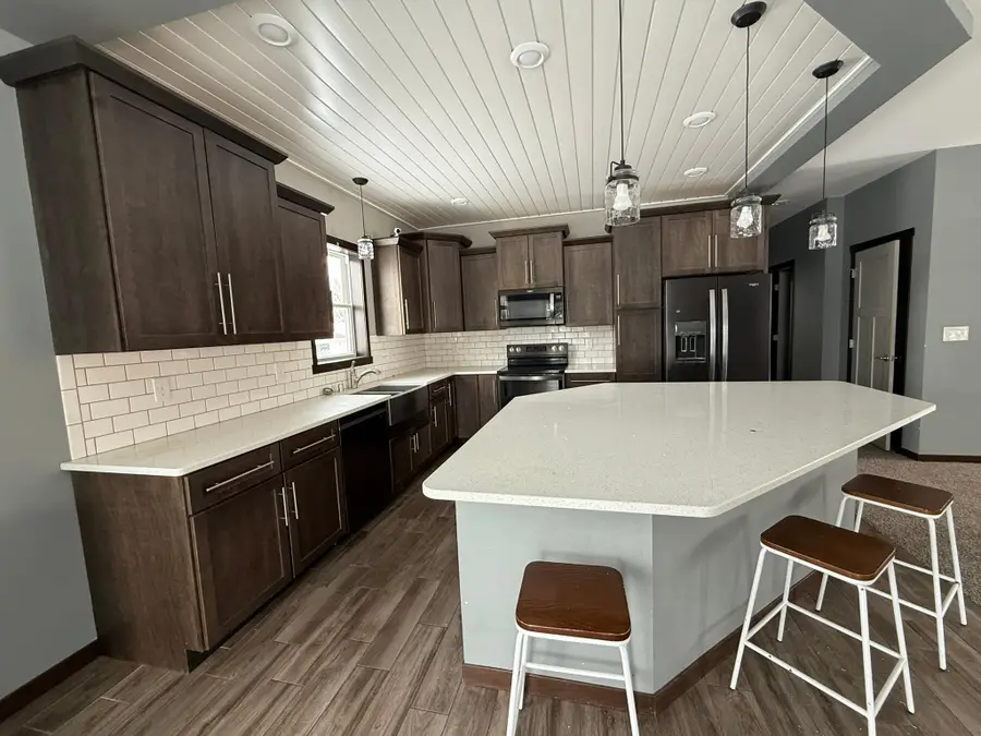 110 4th Place Sw, Geneva, MN 56035 - #2