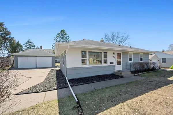 1236 Roma Avenue, Roseville, MN 55113