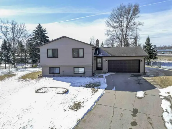 2903 17th Avenue S, Moorhead, MN 56560