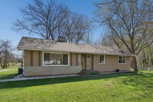 921 S Meadow Road, Litchfield, MN 55355