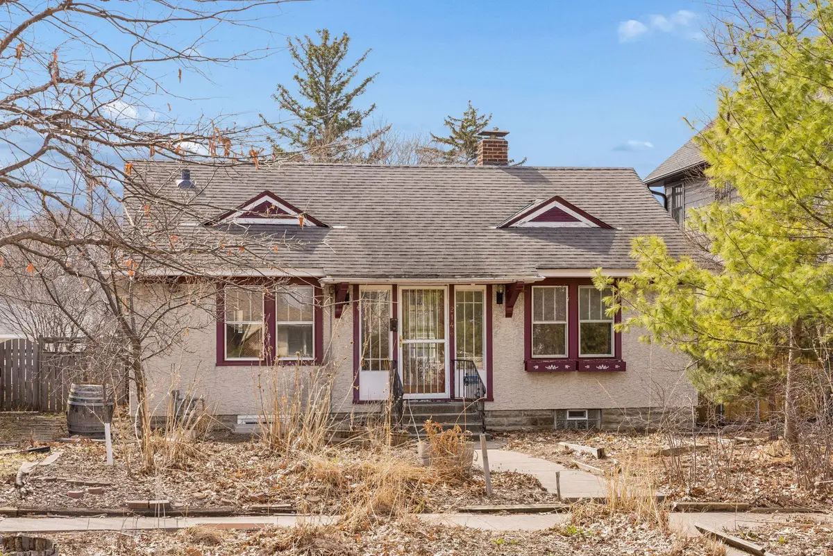 2146 W James Avenue, Saint Paul, MN 55105 - #1