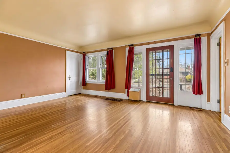 2146 W James Avenue, Saint Paul, MN 55105 - #3