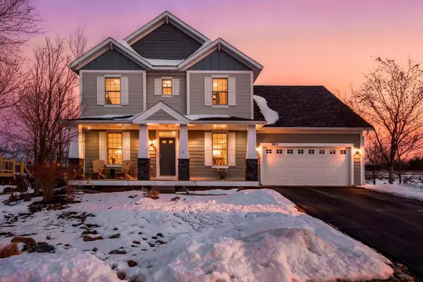 982 Inspiration Parkway N, Bayport, MN 55003