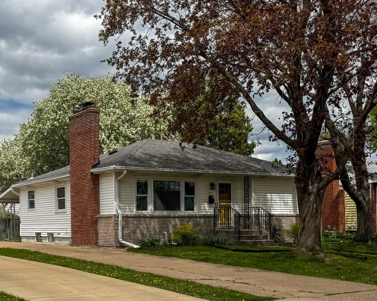 777 California Avenue W, Saint Paul, MN 55117 - #1
