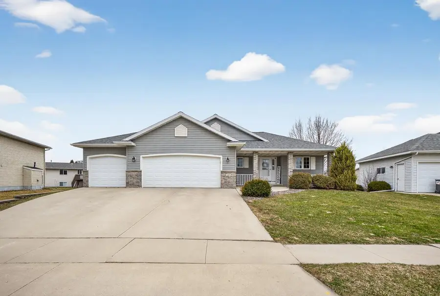 607 12th Avenue Ne, Stewartville, MN 55976 - #2