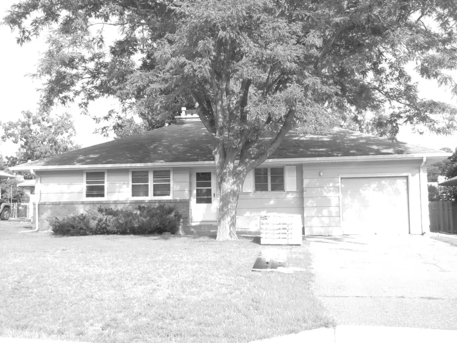 605 Park Valley Drive W, Hopkins, MN 55343 - #2