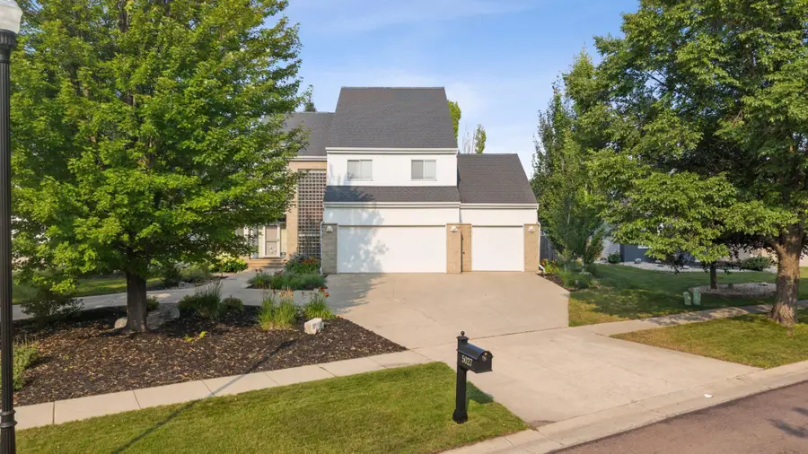 5027 Rose Creek Parkway S, Fargo, ND 58104 - #2