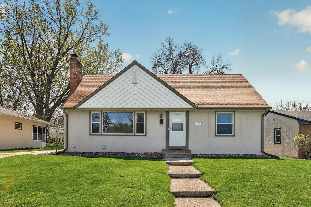 1700 Cottage Avenue E, Saint Paul, MN 55106 - #1