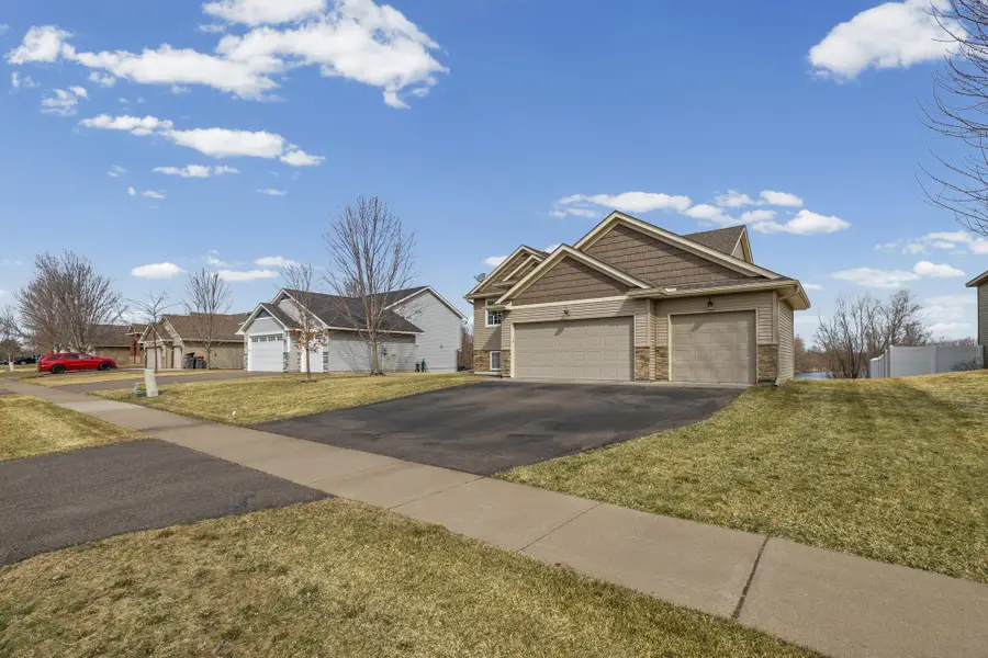 1018 Wendover Street Ne, Isanti, MN 55040 - #2