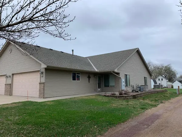 112 S Linden Street, Belle Plaine, MN 56011
