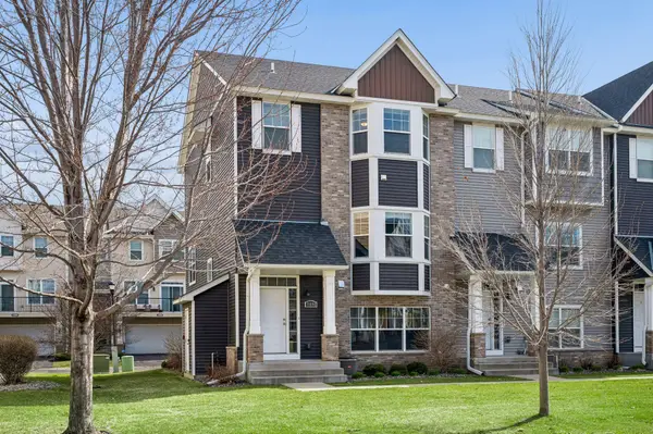 11890 Emery Village Drive N, Champlin, MN 55316