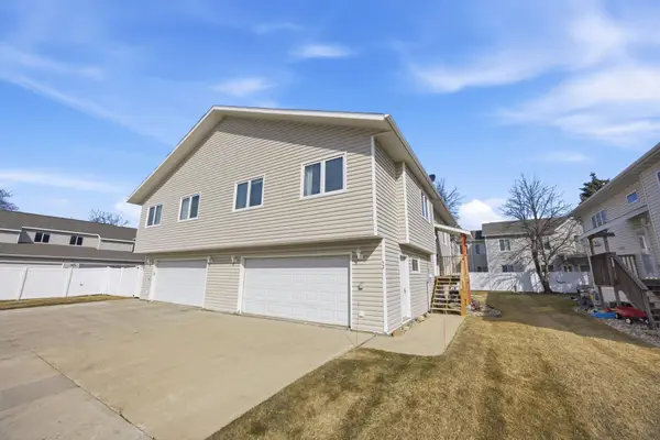 52 Pinewood Boulevard, West Fargo, ND 58078