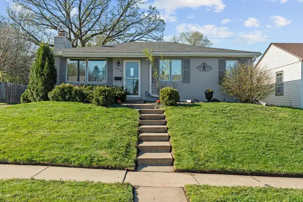 1956 3rd Street E, Saint Paul, MN 55119