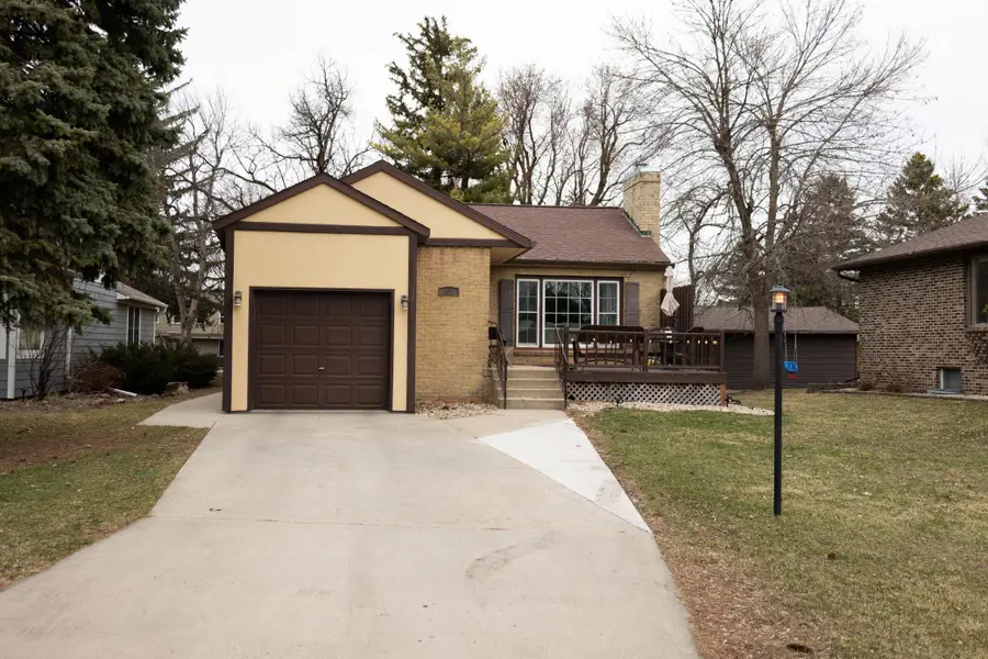 207 Lake Avenue, Worthington, MN 56187 - #2