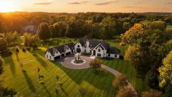 170 Spur Circle, Wayzata, MN 55391