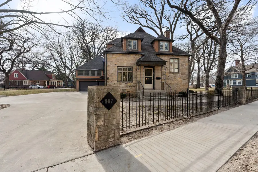 907 1st Drive Nw, Austin, MN 55912 - #3