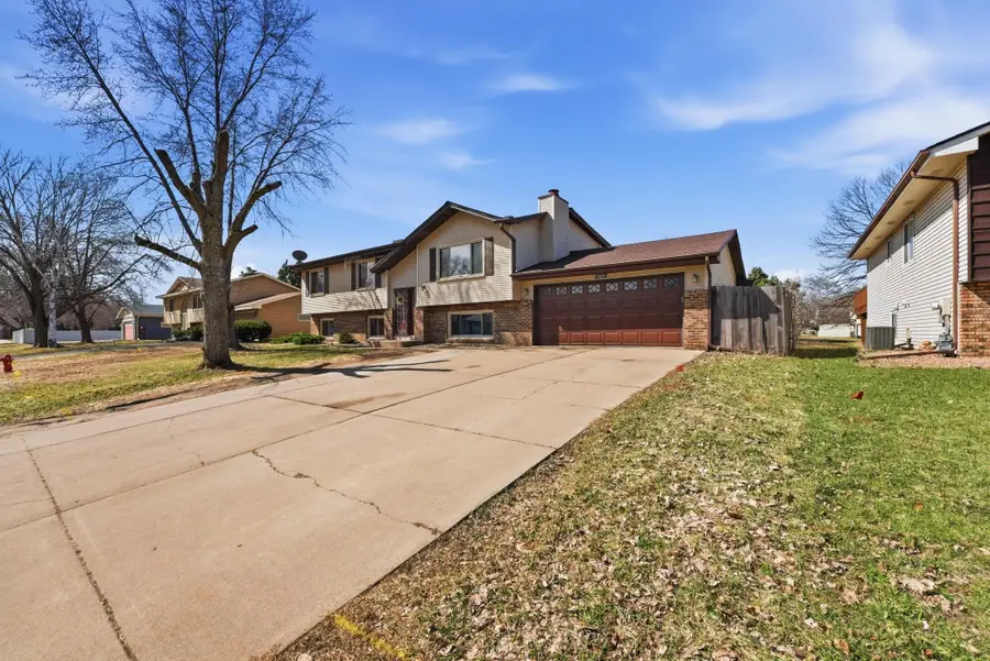 8309 Penn Avenue N, Brooklyn Park, MN 55444 - #3