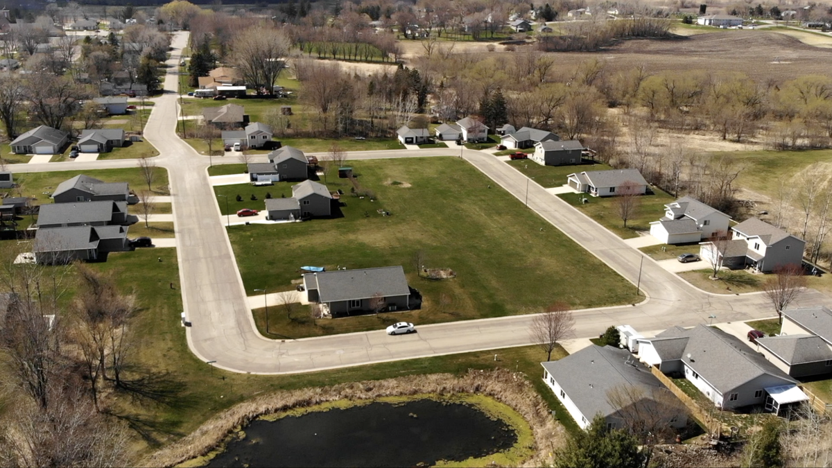 553 Coleman Avenue E, Eden Valley, MN 55329 - #1