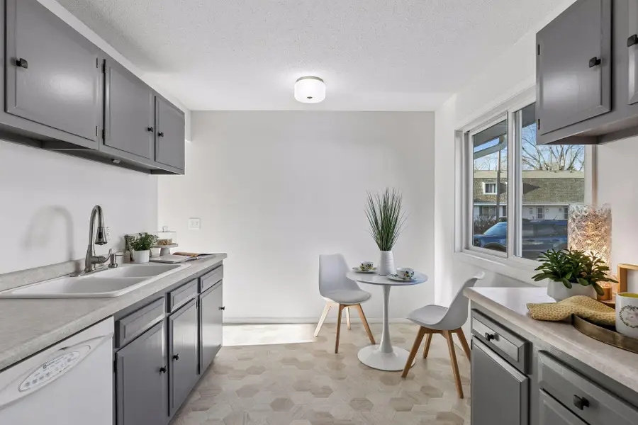 411 Dorland Place, Maplewood, MN 55119 - #2