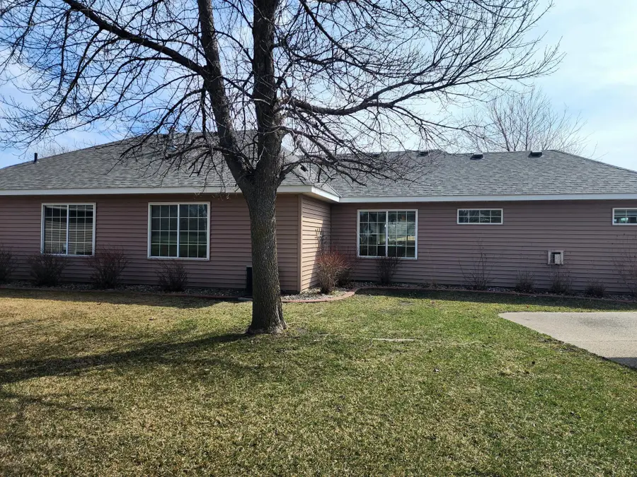 2508 7th Avenue Se, Willmar, MN 56201 - #3
