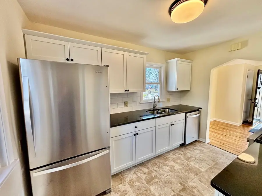 993 Roma Avenue, Roseville, MN 55113 - #3