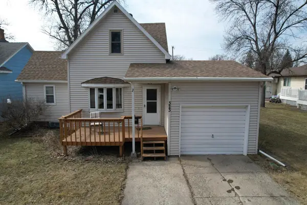 323 10th Street N, Breckenridge, MN 56520