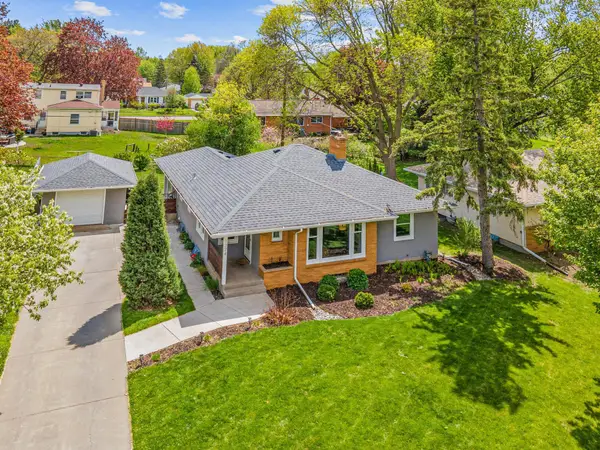 1374 Eldridge Avenue W, Roseville, MN 55113