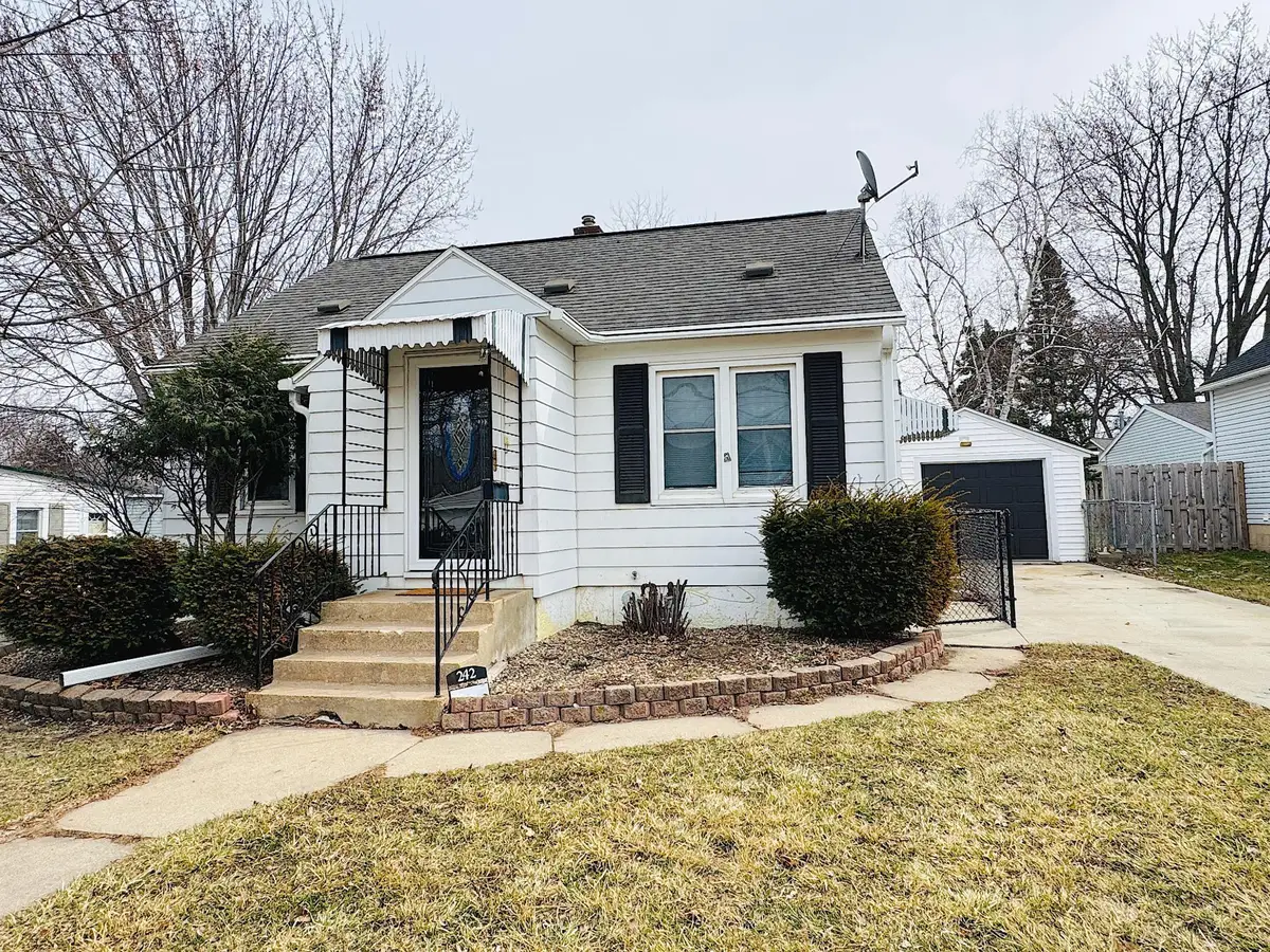 242 15th Avenue Se, Rochester, MN 55904 - #1