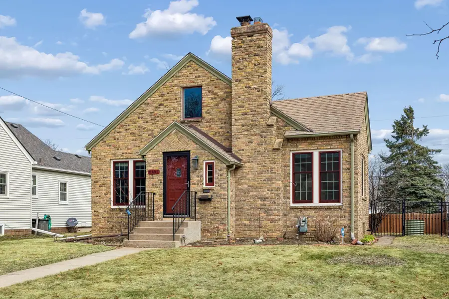 2227 Roosevelt Street Ne, Minneapolis, MN 55418 - #3