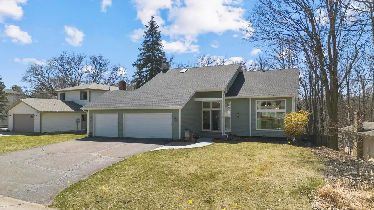 51 Choctaw Circle, Chanhassen, MN 55317 - #1