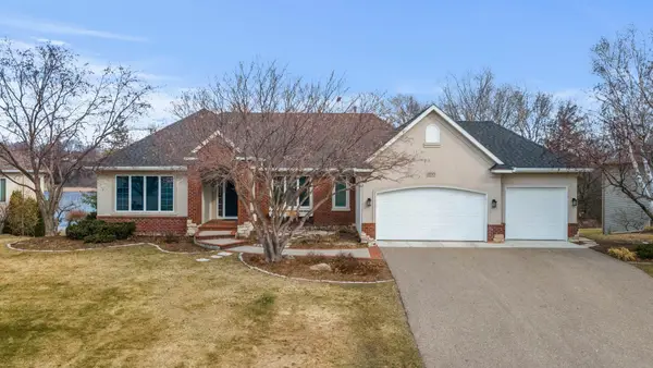 1890 Edgewater Place, Victoria, MN 55386