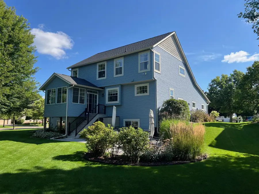 2454 Sandstone Place, Woodbury, MN 55129 - #2