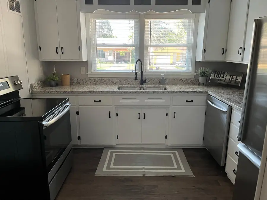 711 Willow Street, Fairmont, MN 56031 - #2