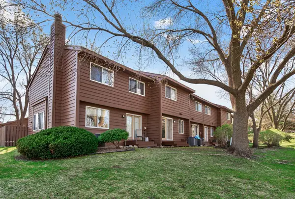 2457 Crestwood Drive, North Saint Paul, MN 55109