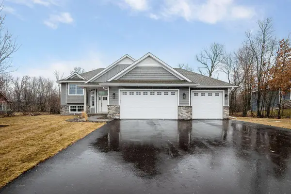 22832 Raven Street Nw, Oak Grove, MN 55005