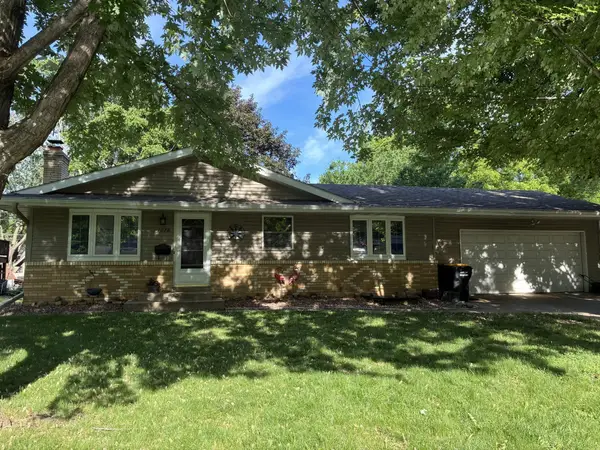 1078 Harrison Street S, Shakopee, MN 55379