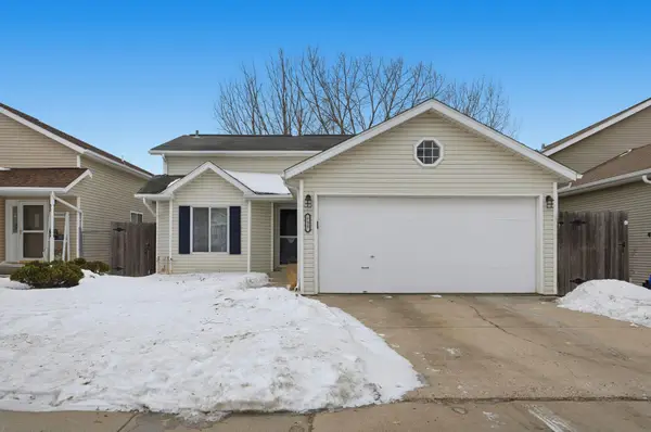 735 47 1/2 Street S, Fargo, ND 58103