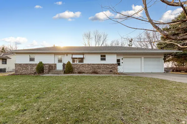 580 N Waterville Avenue, Le Center, MN 56057