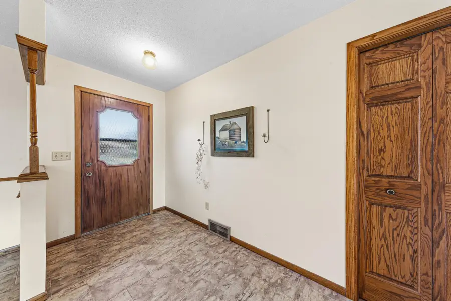 580 N Waterville Avenue, Le Center, MN 56057 - #3