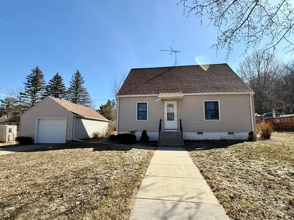 115 2nd Street S, Cannon Falls, MN 55009