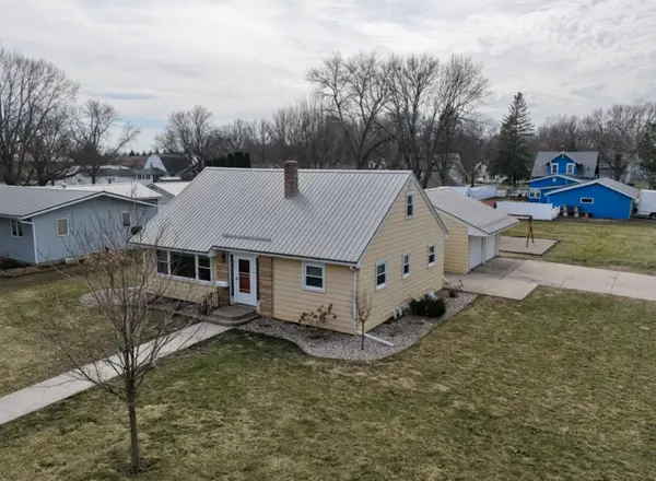 900 10th Street S, Saint James, MN 56081