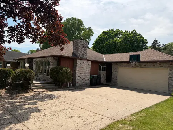 2924 Roosevelt Street Ne, Saint Anthony, MN 55418