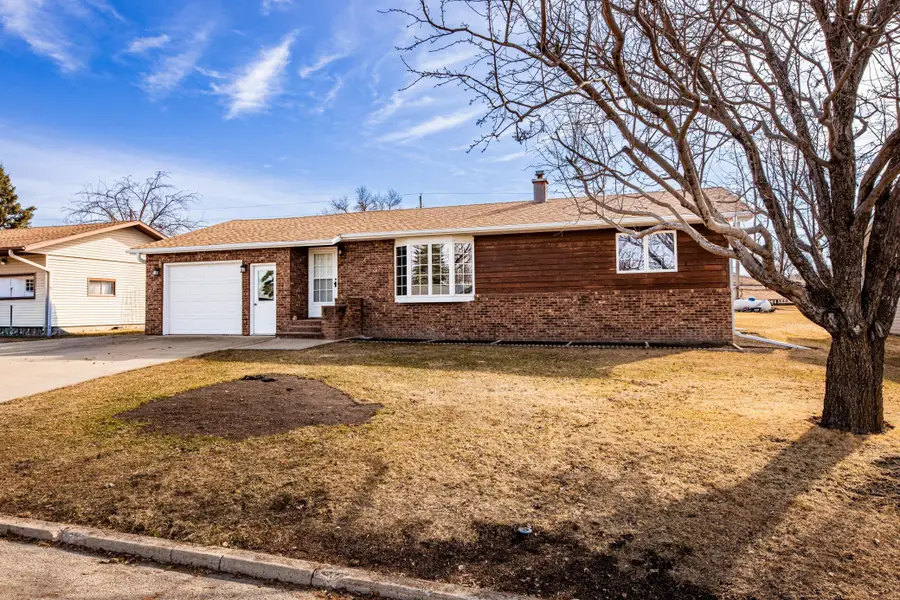 305 Webster Street, Lisbon, ND 58054 - #2