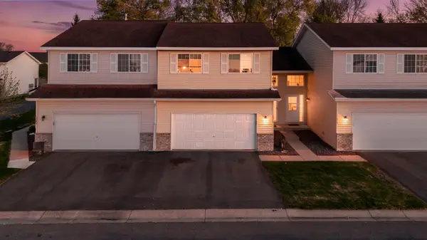 1076 Pine Street, Farmington, MN 55024